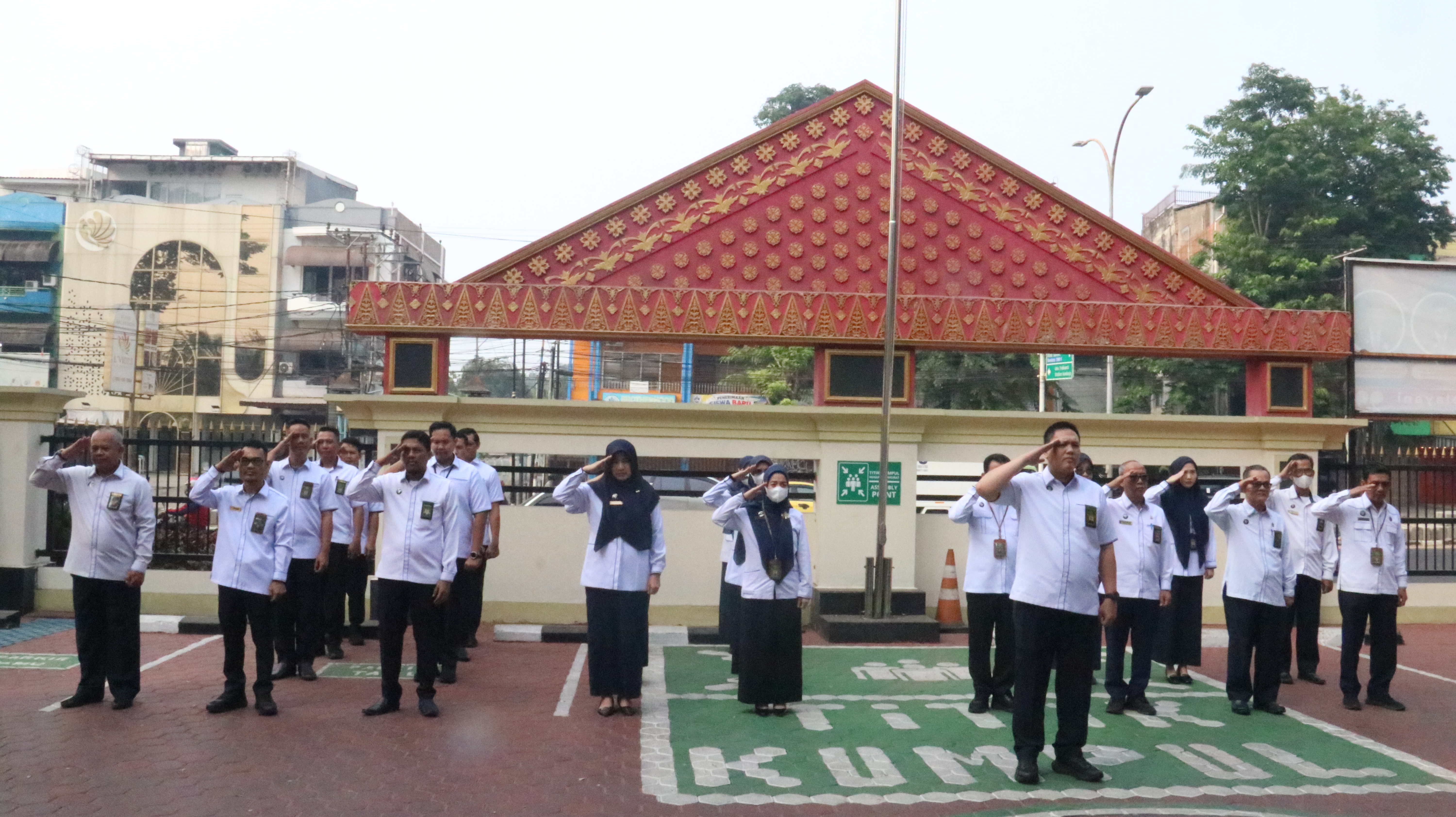 Wakil Ketua PTA Palembang Memimpin Apel Pagi